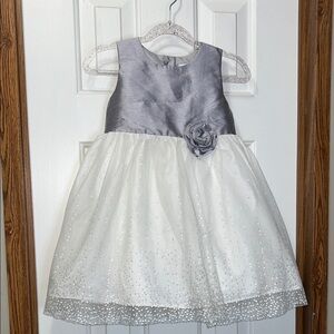George Silver and White Sleeveless A-line Dress